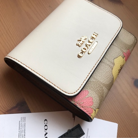 Coach Small Trifold Wallet In Signature Canvas With Floral Cluster Print - Picture 8 of 12